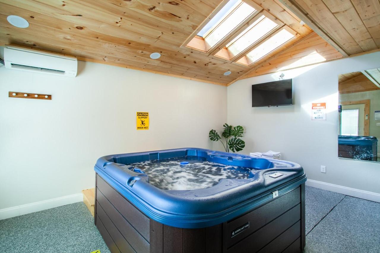 Mountain Breeze Private Pool Hot Tub Games Villa Сивиървил Екстериор снимка