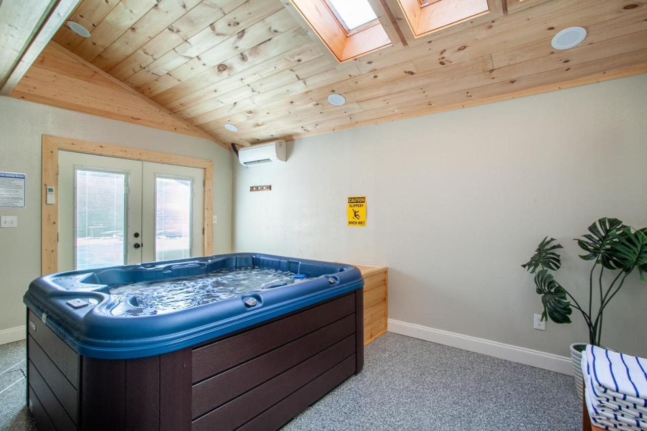 Mountain Breeze Private Pool Hot Tub Games Villa Сивиървил Екстериор снимка